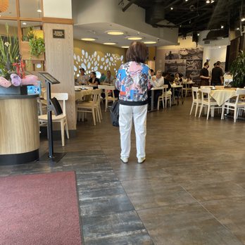 Sam Woo Cafe - 11:30 am !! Very busy - Desserts Near Me - Artesia, California