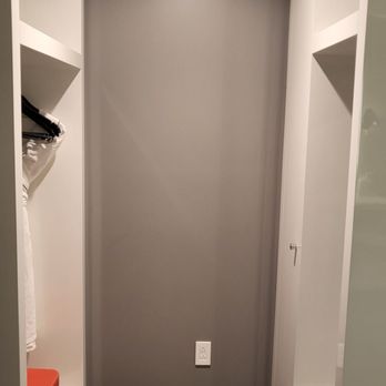 W Bellevue - Closet - Hotels Near Me - Bellevue, Washington
