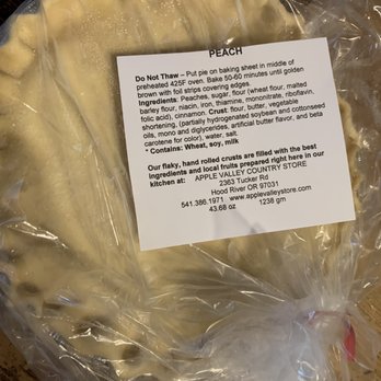 Apple Valley Country Store - Peach pie for Mom - Specialty Food Near Me - Hood River, Oregon