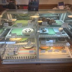 Perkins American Food - Desert case