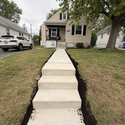 Orellana Construction - Sidewalk and lower steps