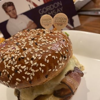 Gordon Ramsay Burger Las Vegas - Farmhouse burger - Burgers Near Me - Las Vegas, Nevada