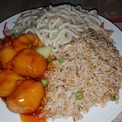 Tong's Wok - One of the lunch specials.