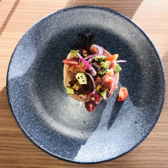 Renaissance Cancun Resort & Marina - Tuna Tartare Tostada with chipotle ponzu sauce and fresh mango - Hotels Near Me - Cancún, ROO