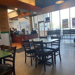 Wingstop - Dinning area, I like this location