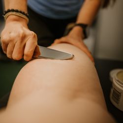 Tactic Recovery - Instrument-assisted soft tissue release for knee pain