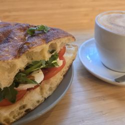 Pressato - Cypress foccacia & latte
