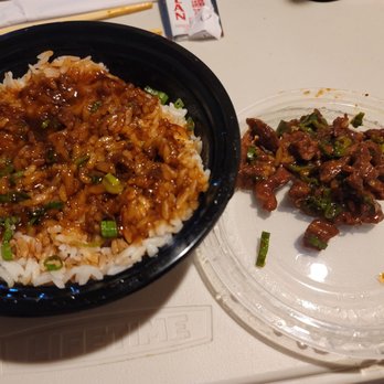 Tokyo Cafe - Apparently this is what they call a beef bowl with green onions. - Japanese Near Me - Fort Worth, Texas Tokyo Cafe - Apparently this is what they call a beef bowl with green onions. - Japanese Near Me - Fort Worth, Texas