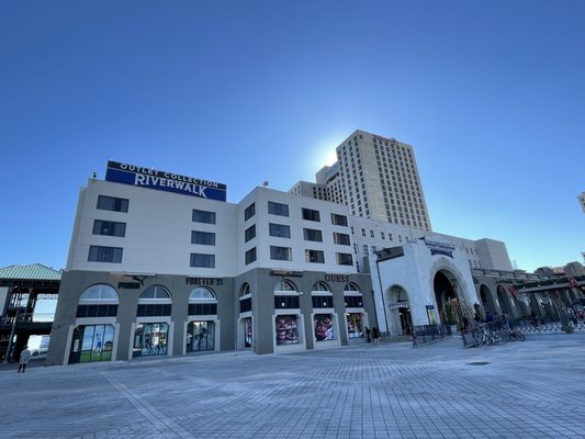 Riverwalk Outlets by null