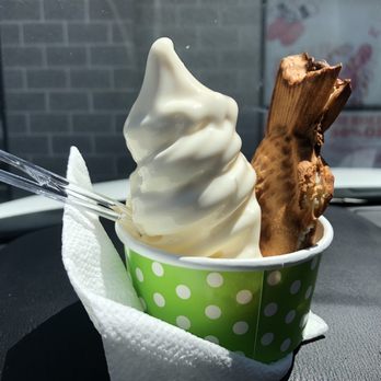 Taiyaki Sweet - Vanilla with red bean taiyaki - Ice Cream & Frozen Yogurt Near Me - Clearfield, Utah Taiyaki Sweet - Vanilla with red bean taiyaki - Ice Cream & Frozen Yogurt Near Me - Clearfield, Utah