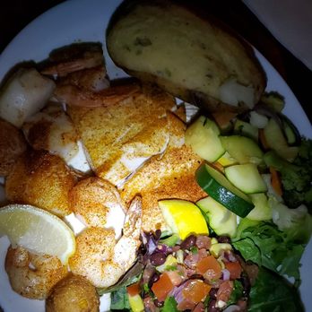 Pompano Joe's - Broiled sampler - Seafood Near Me - Destin, Florida