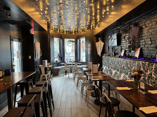 Hilo Vibe House (Sushi & Poke) by null