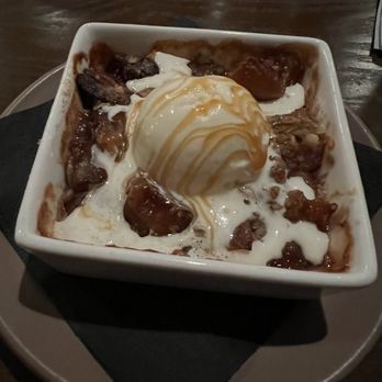 Delaney's Tavern - Magical Dinning Bourbon Peach Cobbler - New American Near Me - Orlando, Florida