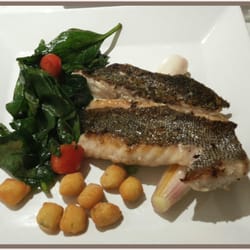 Il Sasso - Pesca del Día con ñoquis de papa con albahaca,  espinaca y puerro