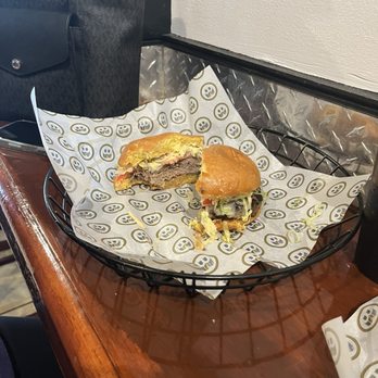 BurgerBarr - The Blend burger medium well on brioche - American Near Me - Sewell, New Jersey