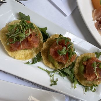 Cafe Via Flora - tuna tartare - Steakhouses Near Me - Palm Beach, Florida