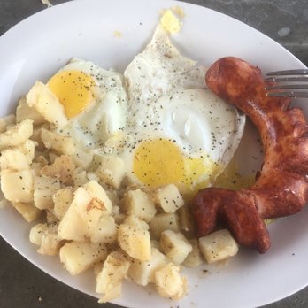Dog 'n' Suds Restaurant - Diners Near Me - Williams Lake, British Columbia
