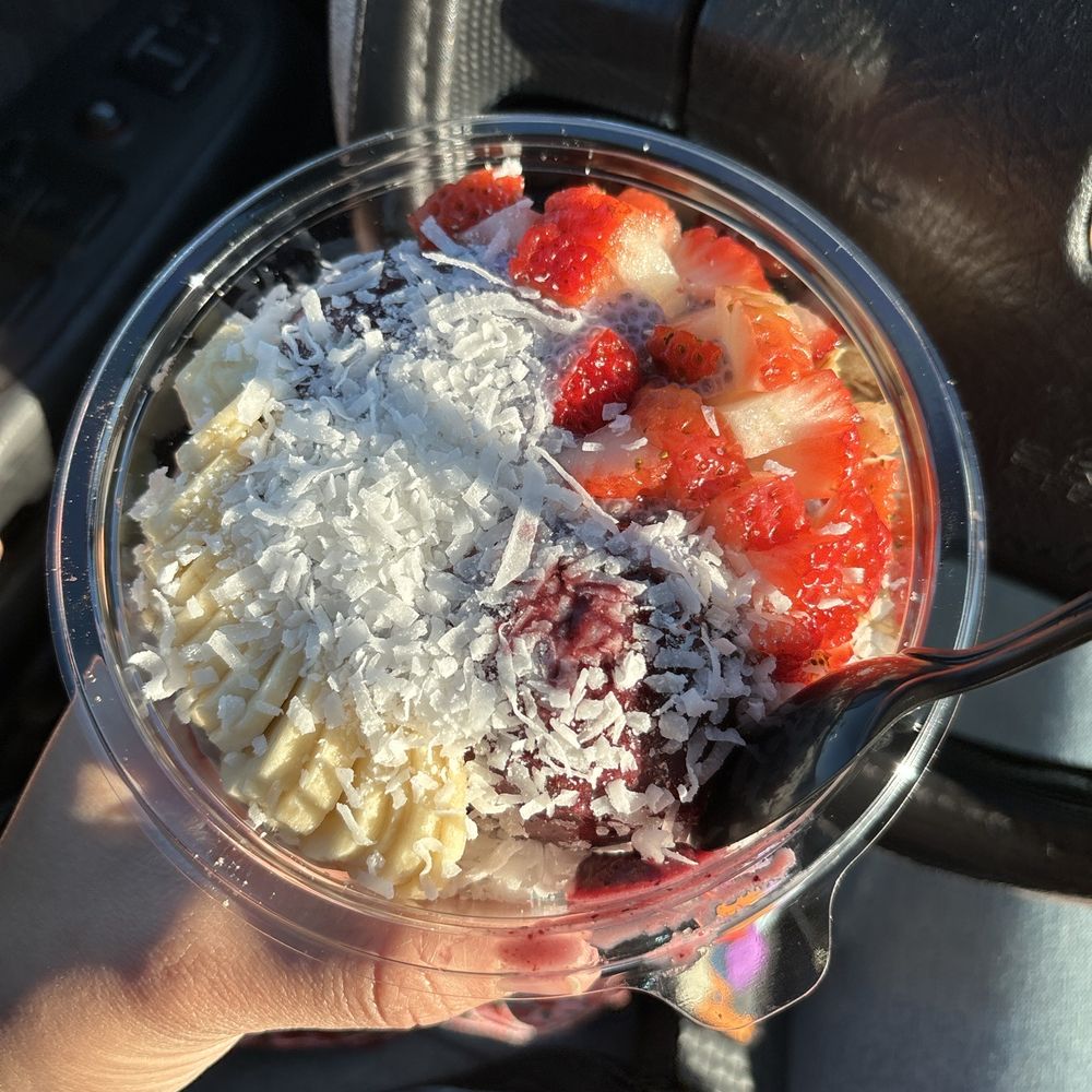 Bolcupop - Açaí bowl with shredded coconut, strawberries, banana, chia pudding, and granola with pumpkin seeds in on the bottom.L - Juice Bars & Smoothies Near Me - Riverside, California Bolcupop - Açaí bowl with shredded coconut, strawberries, banana, chia pudding, and granola with pumpkin seeds in on the bottom.L - Juice Bars & Smoothies Near Me - Riverside, California