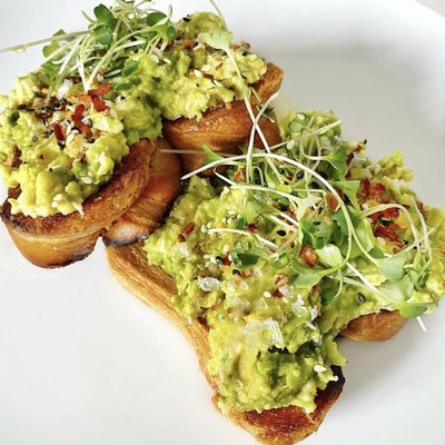 Paulie's Kitchen + Pizza by null