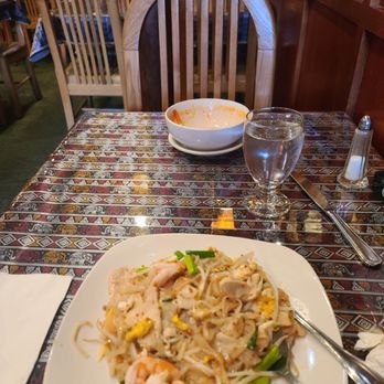 Thai Garden - Pad thai - Thai Near Me - Northampton, Massachusetts