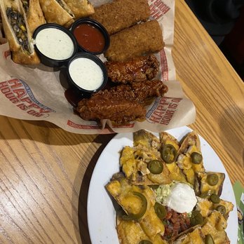 Chili's - Triple Dipper and chicken nachos - Tex-Mex Near Me - Hamilton, New Jersey Chili's - Triple Dipper and chicken nachos - Tex-Mex Near Me - Hamilton, New Jersey