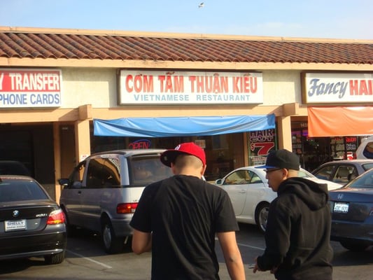 Com Tam Thuan Kieu by null