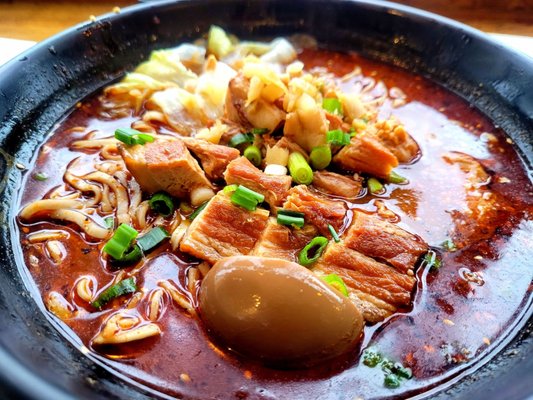 Min’s Noodle House 渔家重庆小面 by null