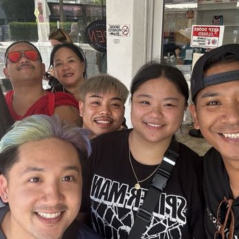 Leonard's Bakery - With the family 10/23/2025 - Bakeries Near Me - Honolulu, Hawaii