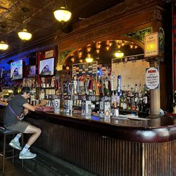 British Bulldog - I like the old fashioned look of this establishment!