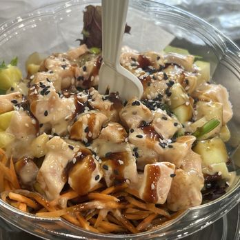 Pho & Banh Mi Eatery Cafe - Creamy Sesame Salmon Bowl - Bubble Tea Near Me - Arlington, Virginia