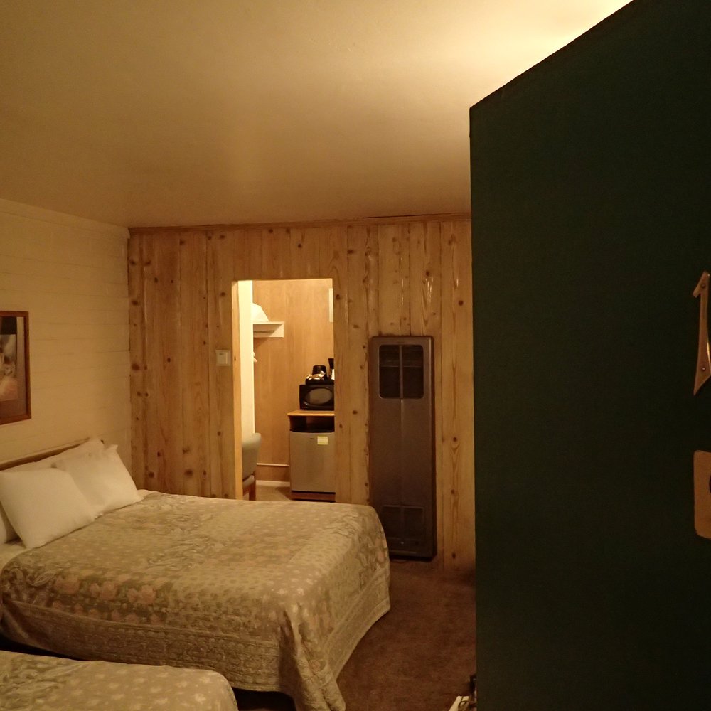 Bishop Village Motel - Room #12 by the pool. - Hotels Near Me - Bishop, California Bishop Village Motel - Room #12 by the pool. - Hotels Near Me - Bishop, California