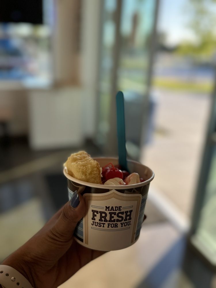 ABBOTTS FROZEN CUSTARD Updated November 2024 40 Photos & 32 Reviews