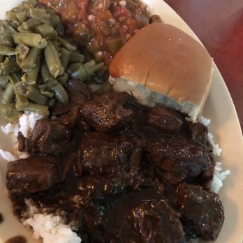 Richards Cafe - Beef tips,green beans,okra & tomatoes - Soul Food Near Me - Beaumont, Texas