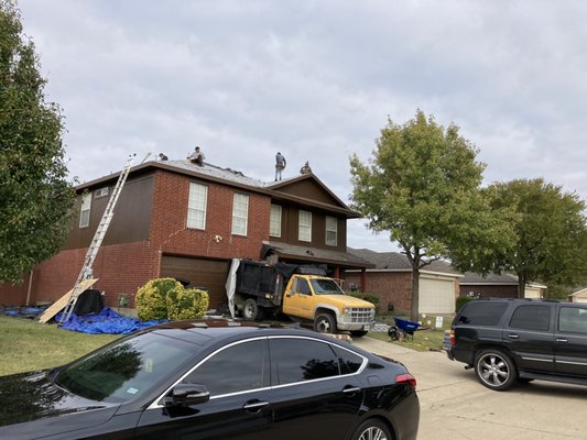 Harvey Roof Repair Logo