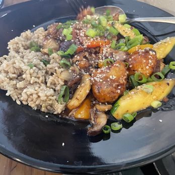 Julia's Vegetarian Restaurant - Vegan Faux Orange Chicken (1/5) - Vegetarian Near Me - Pacific Grove, California
