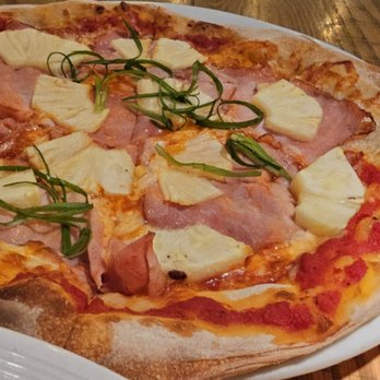 California Pizza Kitchen - Pizza Near Me - Paramus, New Jersey