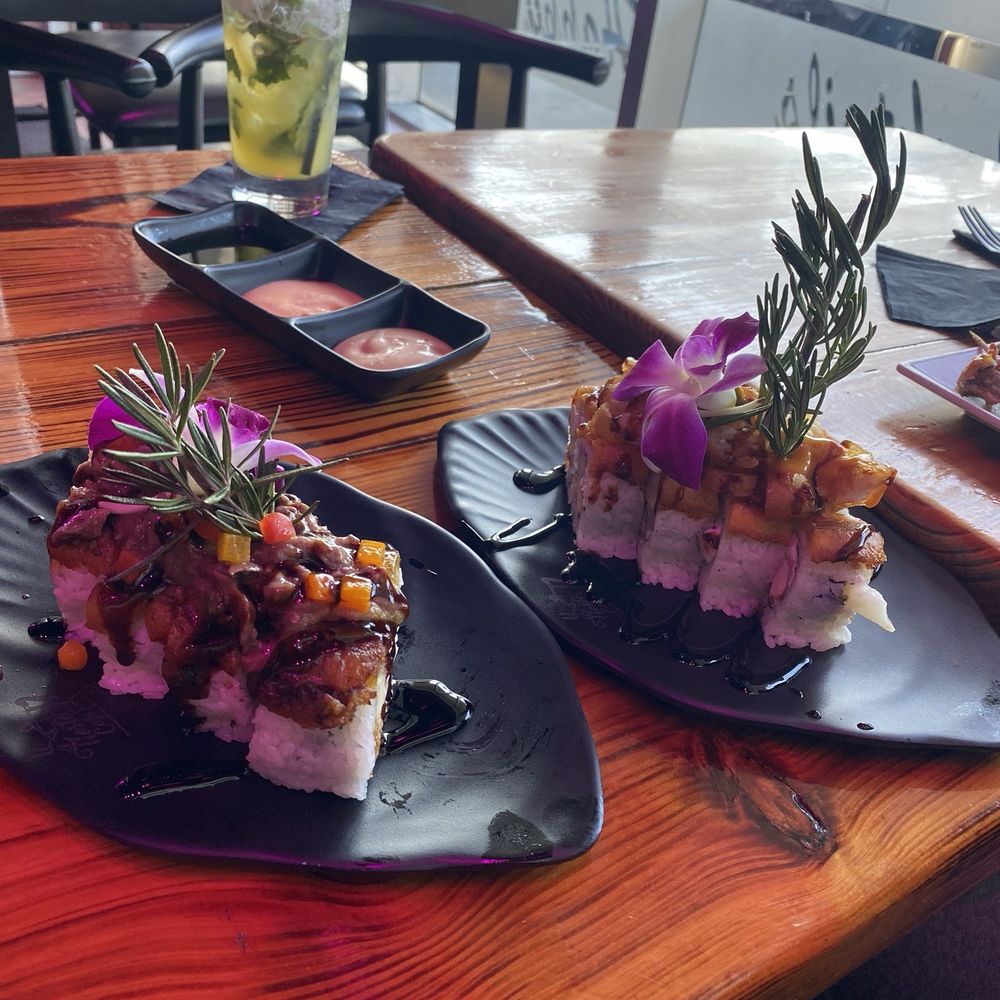 El Tiesto Cafe Pines - I'm Horny Roll and El Fuerte Roll - Sushi Bars Near Me - Pembroke Pines, Florida