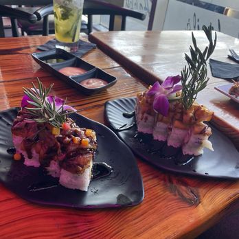 El Tiesto Cafe Pines - I'm Horny Roll and El Fuerte Roll - Sushi Bars Near Me - Pembroke Pines, Florida