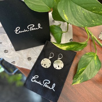 Erwin Pearl - Sand Dollar silver tone earrings GORGEOUS!! - Jewelry Near Me - Sacramento, California Erwin Pearl - Sand Dollar silver tone earrings GORGEOUS!! - Jewelry Near Me - Sacramento, California
