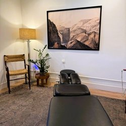 Hyperion Chiropractic and Acupuncture - Our primary chiropractic treatment room.