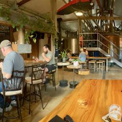 Wildwood Brewing - Interior bar brewery