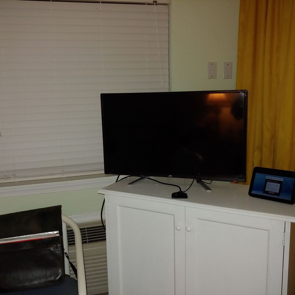Traders Inn Beach Club - TV/Kitchenette/Livingroom space - Hotels Near Me - Ormond Beach, Florida Traders Inn Beach Club - TV/Kitchenette/Livingroom space - Hotels Near Me - Ormond Beach, Florida