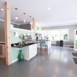 Hairbenders Studio & Spa