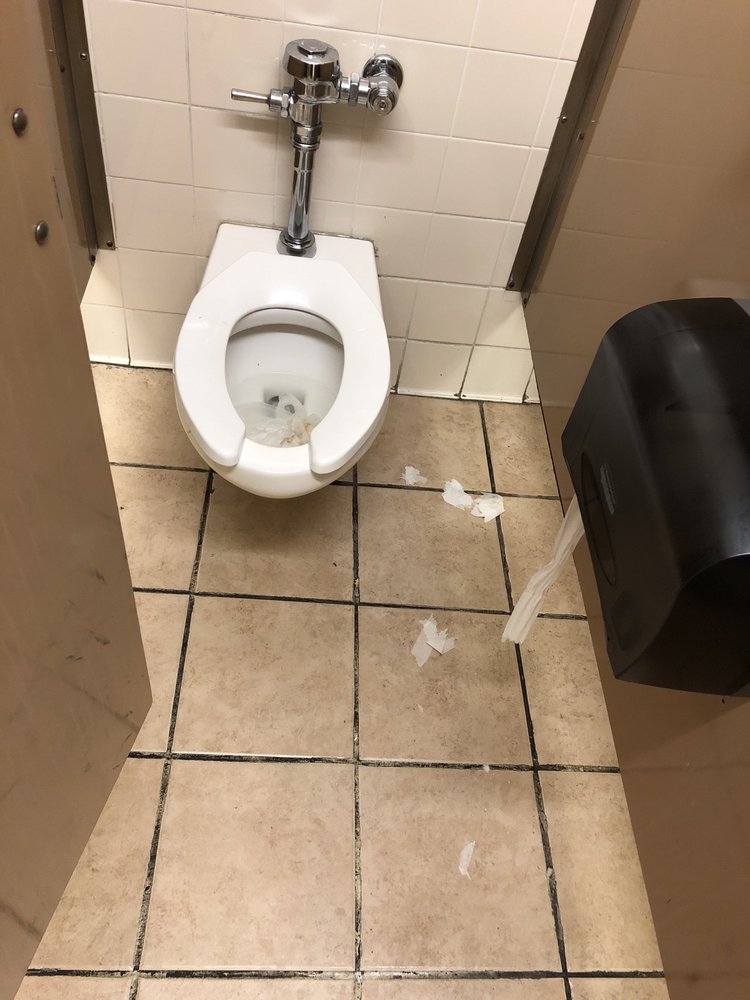 GIANT FOOD Updated July 2024 12 Reviews 20 Audrey Ln, Oxon Hill