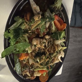 Naviya's Thai Kitchen - Hot Plate Ginger Vegetarian - Thai Near Me - Minneapolis, Minnesota Naviya's Thai Kitchen - Hot Plate Ginger Vegetarian - Thai Near Me - Minneapolis, Minnesota