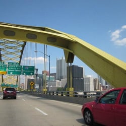 Pittsburgh Skyline - Coming out of tunnel
