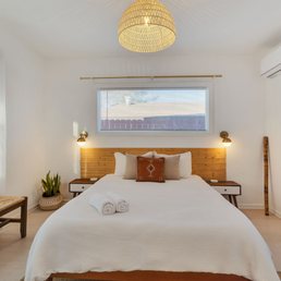 Love the way they fold the towels on the bed. Love the way they fold the towels on the bed.