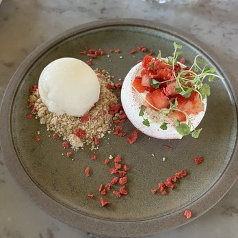 Duck & Waffle - Pavlova - Modern European Near Me - London, XGL Duck & Waffle - Pavlova - Modern European Near Me - London, XGL