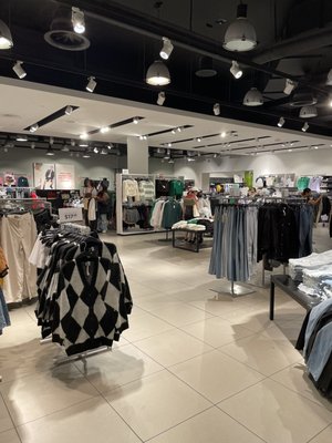 H&M by null