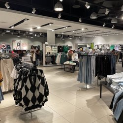 H&M - Inside